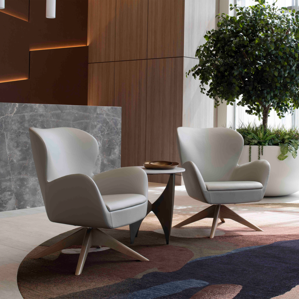 Cappella Single Wing Lounge