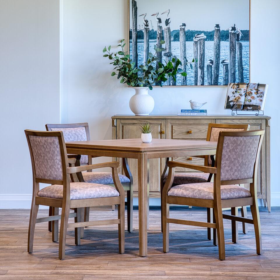 Manhattan Square Dining Table