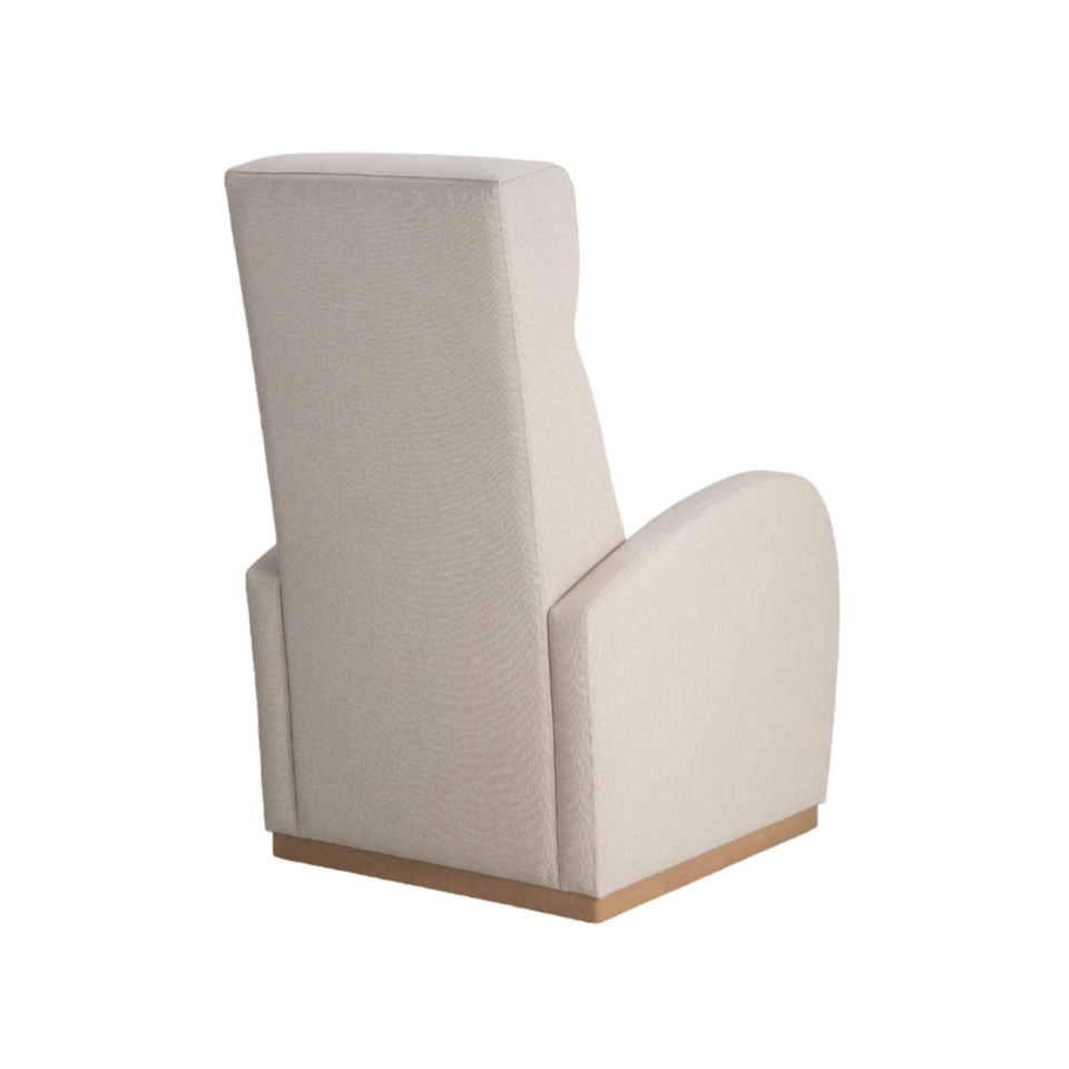 Leon Robust High Back Lounge