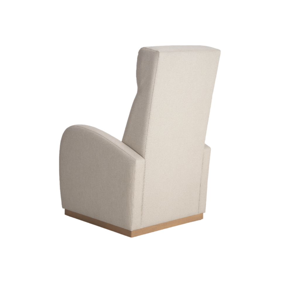 Leon Robust High Back Lounge